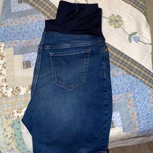 Maternity bermuda shorts